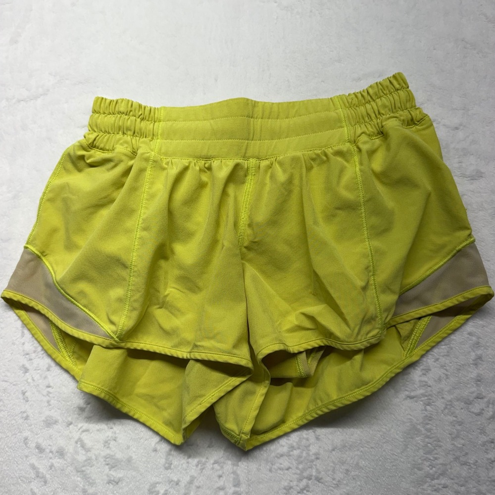 Lululemon Hotty Hot Shorts 2.5" Size 4 Electric Lemon Low Rise Lined Running